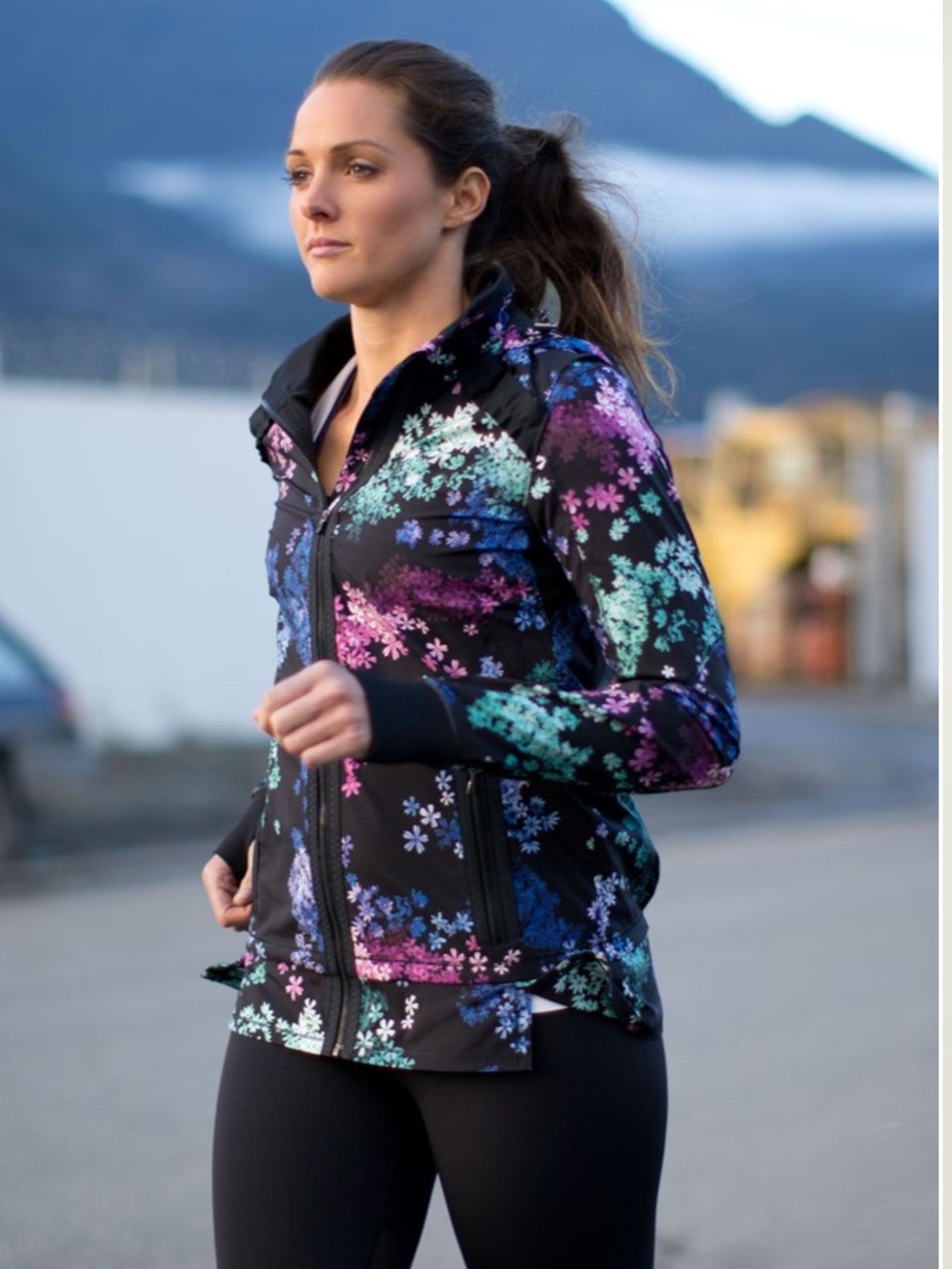 Lululemon Run: Bandit Jacket Petal Pop Multi / Black size 6